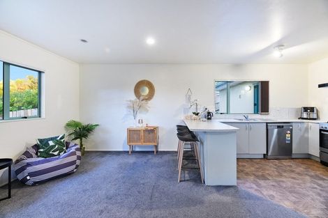 Photo of property in 2/8 Adriatic Avenue, Henderson, Auckland, 0612