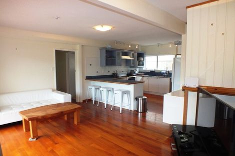 Photo of property in 2/4 Arkles Strand, Arkles Bay, Whangaparaoa, 0932