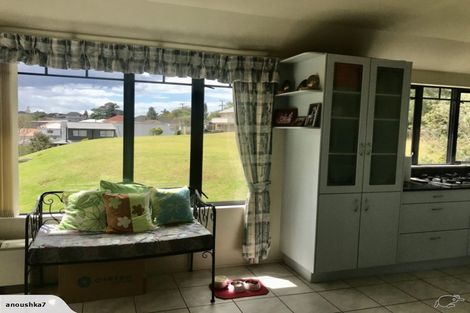 Photo of property in 176a East Coast Road, Forrest Hill, Auckland, 0620