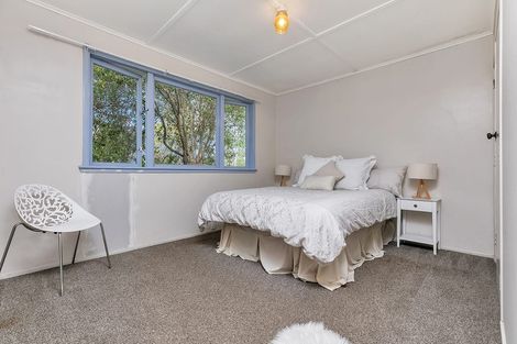 Photo of property in 1/25 Peach Road, Glenfield, Auckland, 0629