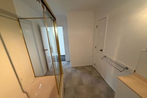 Photo of property in 1 Merville Avenue, Te Atatu South, Auckland, 0610