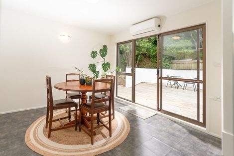 Photo of property in 98 Allington Road, Karori, Wellington, 6012