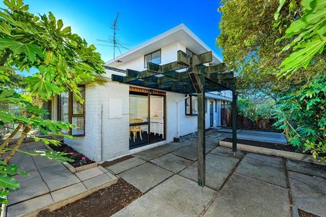 Photo of property in 1/6 Kent Lodge Avenue, Avonhead, Christchurch, 8042