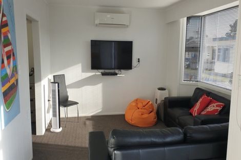 Photo of property in 114 Sixth Avenue, Urenui, 4377