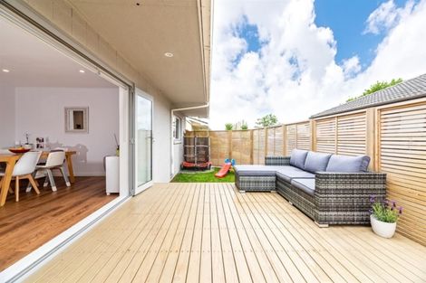 Photo of property in 2/137 Shakespeare Road, Milford, Auckland, 0620