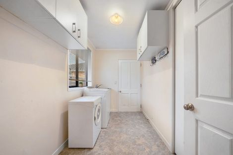 Photo of property in 2/13 Hamilton Road, Papatoetoe, Auckland, 2025