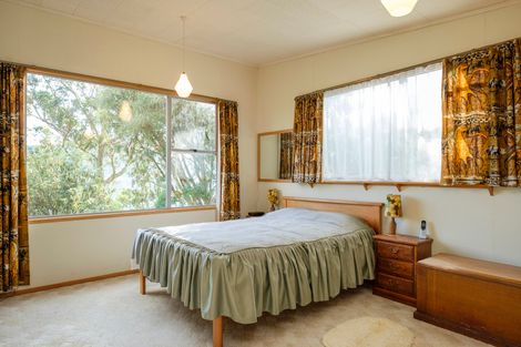 Photo of property in 23 Marine Parade, Macandrew Bay, Dunedin, 9014