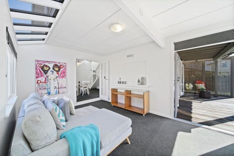 Photo of property in 1/195 Fisher Parade, Farm Cove, Auckland, 2012