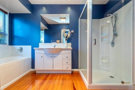 Photo of property in 17 Ilfracombe Place, Burnside, Christchurch, 8053
