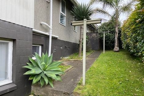Photo of property in 1/32 Prince Regent Drive, Half Moon Bay, Auckland, 2012