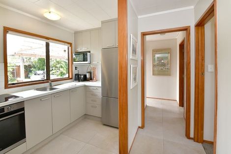 Photo of property in 33 Jelas Road, Red Beach, 0932
