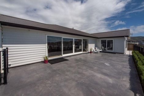Photo of property in 35 Margaret Shields Avenue, Aotea, Porirua, 5024