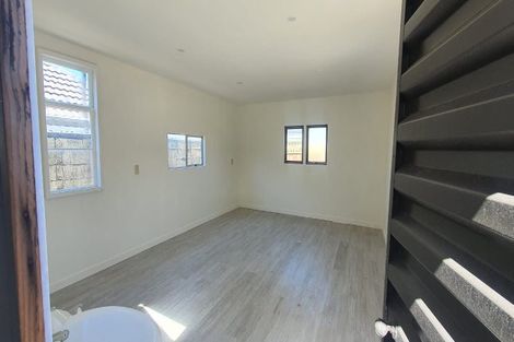 Photo of property in 15 Trentham Road, Papakura, 2110