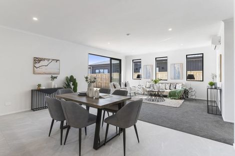 Photo of property in 21 Korowhiti Road, Clarks Beach, 2122