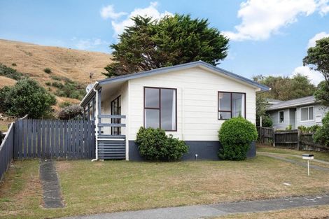 Photo of property in 21 Marne Grove, Waitangirua, Porirua, 5024