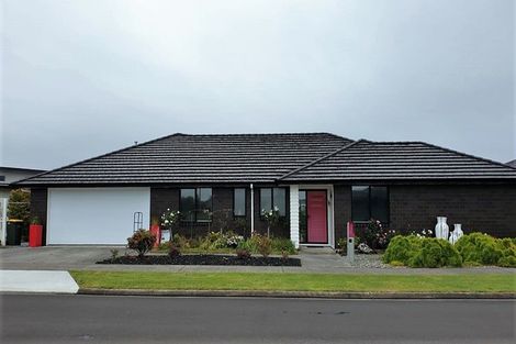 Photo of property in 61 Links Drive, Waiwhakaiho, New Plymouth, 4312