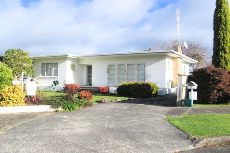 Photo of property in 11 Durham Crescent, Palmerston North, 4414