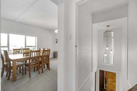 Photo of property in 15a Selwyn Street, Lower Vogeltown, New Plymouth, 4310