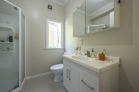 Photo of property in 82 Glenmore Street, Northland, Wellington, 6012