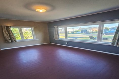 Photo of property in 14 Kokiri Street, Te Atatu South, Auckland, 0610