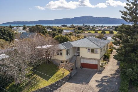 Photo of property in 23 Percival Road, Paraparaumu Beach, Paraparaumu, 5032