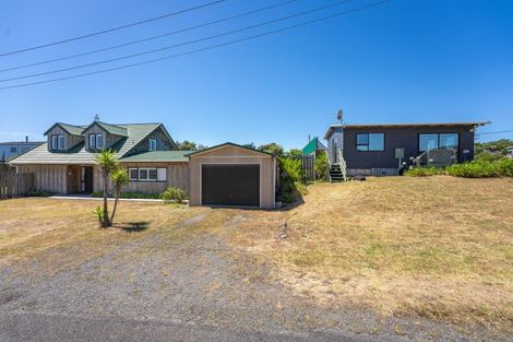 Photo of property in 19 Dixie Street, Te Horo Beach, Otaki, 5581