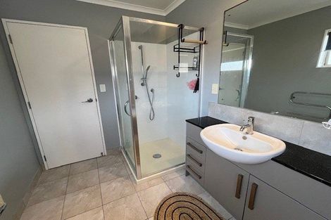 Photo of property in 26 Heidi Crescent, Flat Bush, Auckland, 2016