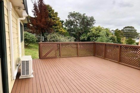 Photo of property in 1/12 Holiday Road, Stanmore Bay, Whangaparaoa, 0932