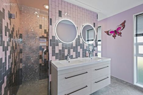 Photo of property in 14 Deans Place, Amberley, 7410