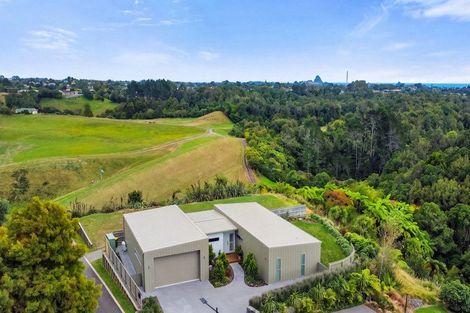 Photo of property in 5 Greenpath Lane, Hurworth, New Plymouth, 4310