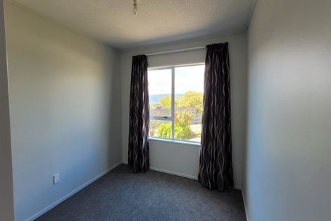 Photo of property in 22 Jasmine Grove, Maungaraki, Lower Hutt, 5010
