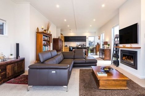 Photo of property in 28 Victoria Street, Richmond Heights, Taupo, 3330