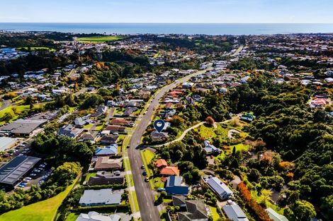 Photo of property in 146 Heta Road, Highlands Park, New Plymouth, 4312