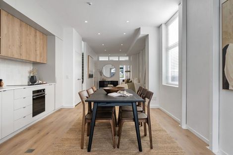 Photo of property in 1/11 Courtenay Place, Te Aro, Wellington, 6011