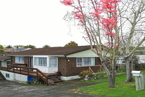 Photo of property in 1/5 Tirimoana Road, Te Atatu South, Auckland, 0602