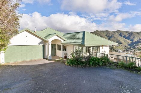 Photo of property in 1 Becker Way, Karori, Wellington, 6012