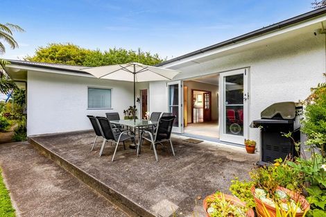 Photo of property in 1 High Road, Hawera, 4610
