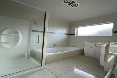 Photo of property in 1/6 Phillip Parade, Forrest Hill, Auckland, 0620