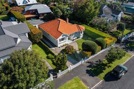 Photo of property in 1/27 Summer Street, Stanley Point, Auckland, 0624