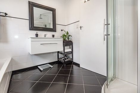 Photo of property in 108 Conway Street, Mayfair, Hastings, 4122