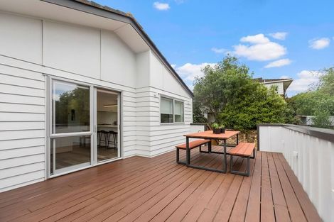 Photo of property in 2/61a Target Road, Totara Vale, Auckland, 0629