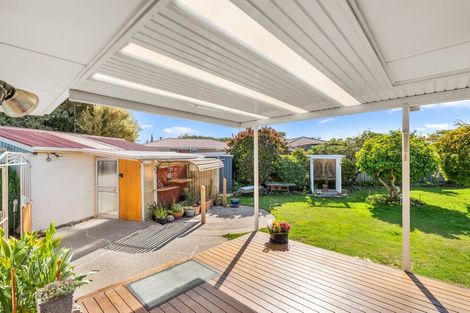Photo of property in 10 Ron Place, Bishopdale, Christchurch, 8051