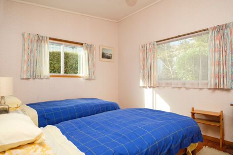 Photo of property in 23 Marine Parade, Macandrew Bay, Dunedin, 9014