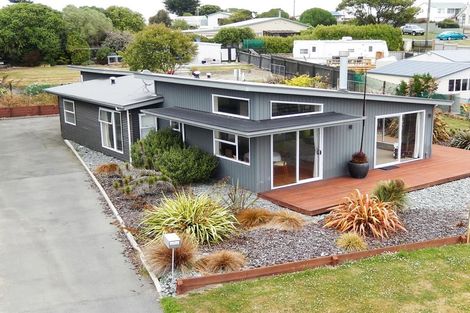 Photo of property in 7 Magdala Street, Kakanui, Oamaru, 9495