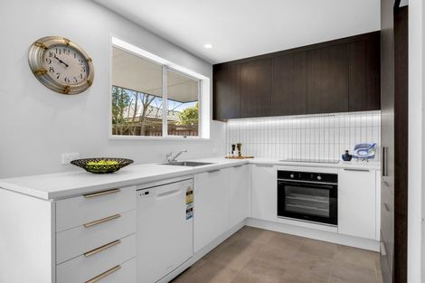 Photo of property in 30b Takaro Avenue, Sockburn, Christchurch, 8042
