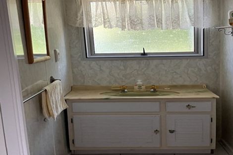 Photo of property in 43 Stratford Drive, Cable Bay, 0420