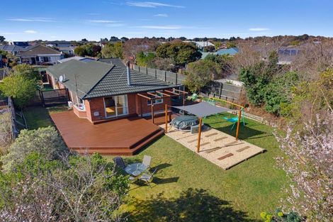 Photo of property in 5a Woodgrove Avenue, North New Brighton, Christchurch, 8083