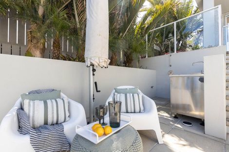 Photo of property in 10 Woolcombe Terrace, New Plymouth, 4310