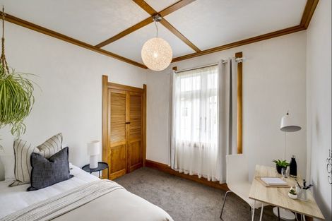 Photo of property in 1 Lambton Road, Hospital Hill, Napier, 4110