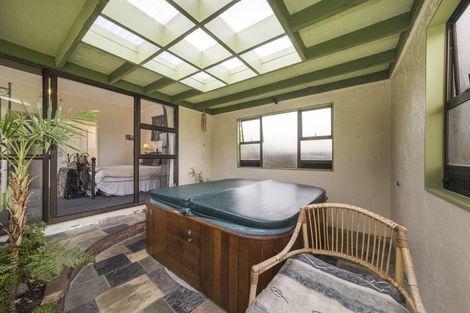 Photo of property in 9 Shamrock Street, Takaro, Palmerston North, 4412